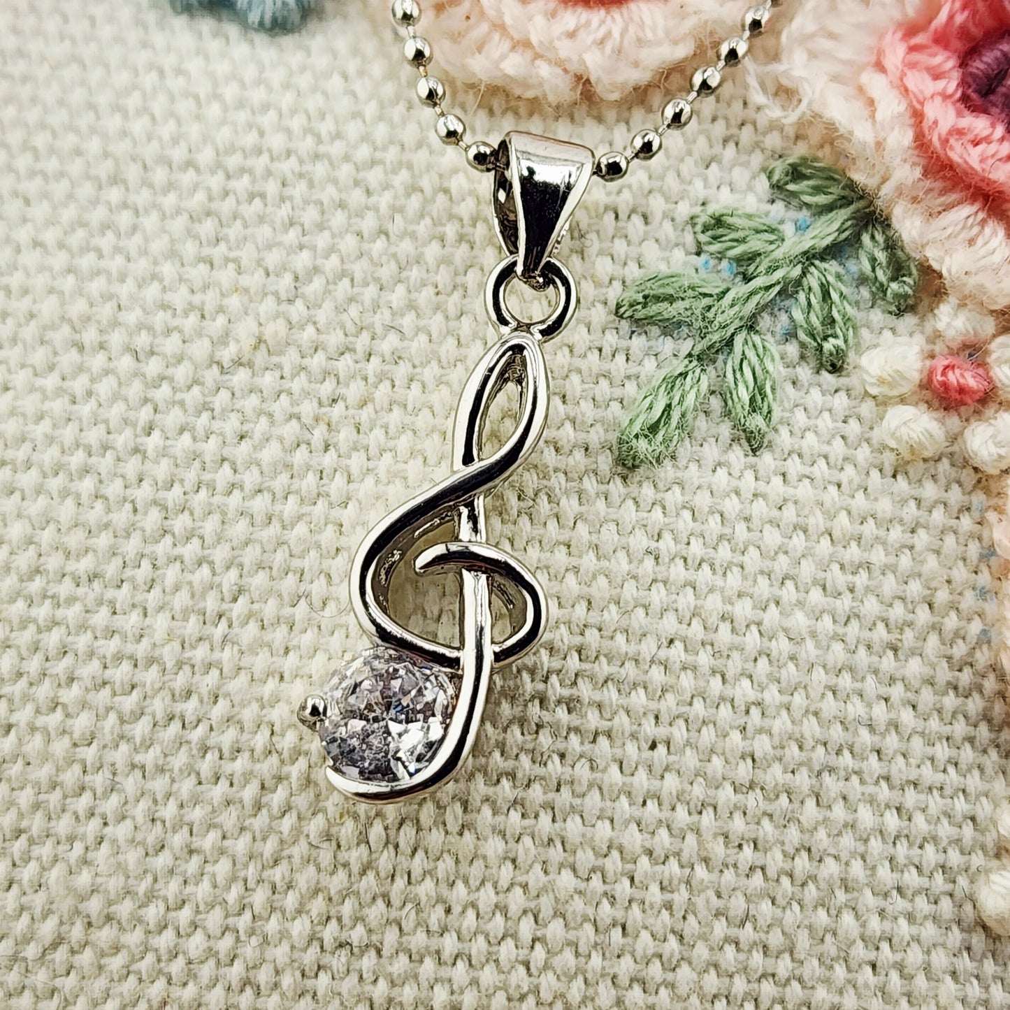 ๐ผ Treble Clef Pendant Necklace